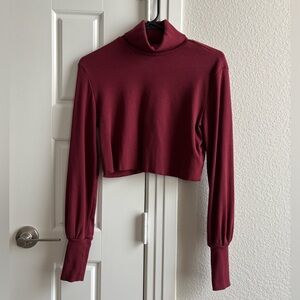 Forever 21 turtleneck crop top sweater with puffy sleeves, burgundy (size S)